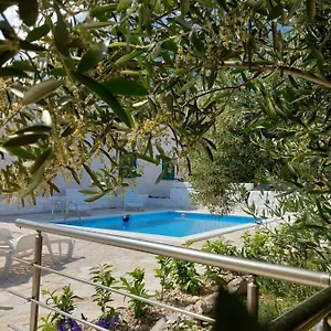 House M&a&k With Swimming Pool Kaštel Štafilić